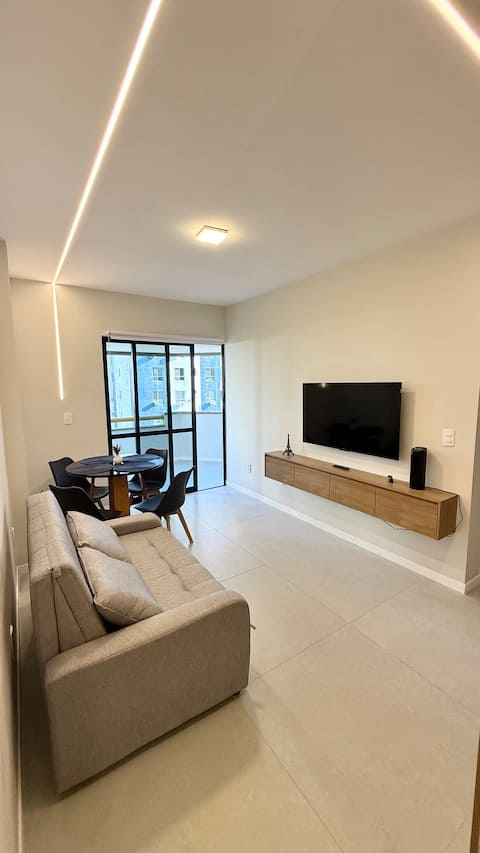 Anúncio popular: Newly renovated 45 sq. meter Apart Hotel with cinema TV em Caminho Das árvores