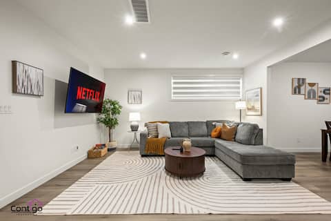 Successful Airbnb property: The Valley Suite | Near Trails | Sleeps 6 | AC in Fraser