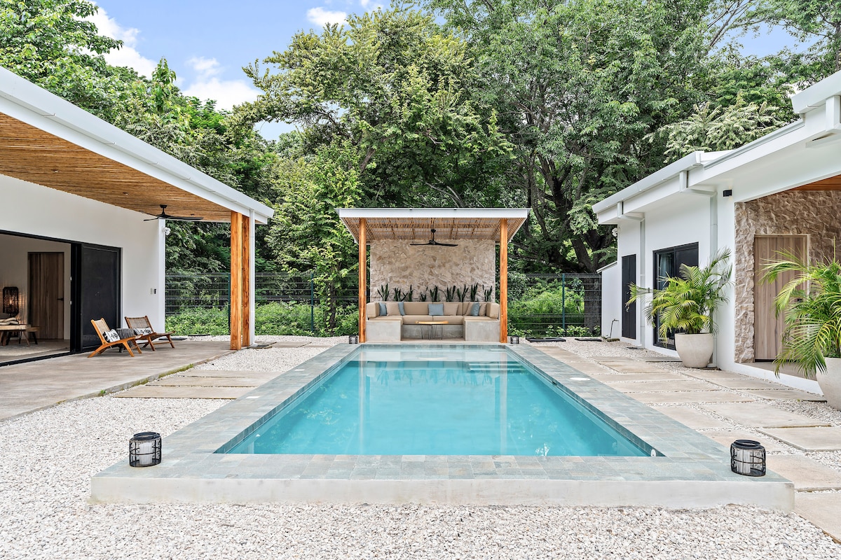 Surf boards• Luxury 4BR Villa • Steps to Beach