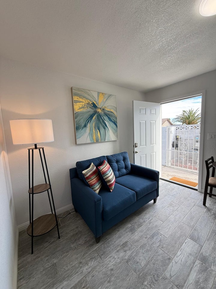 Private Modern Studio • Bright • Convenient Stay - Las Vegas, NV