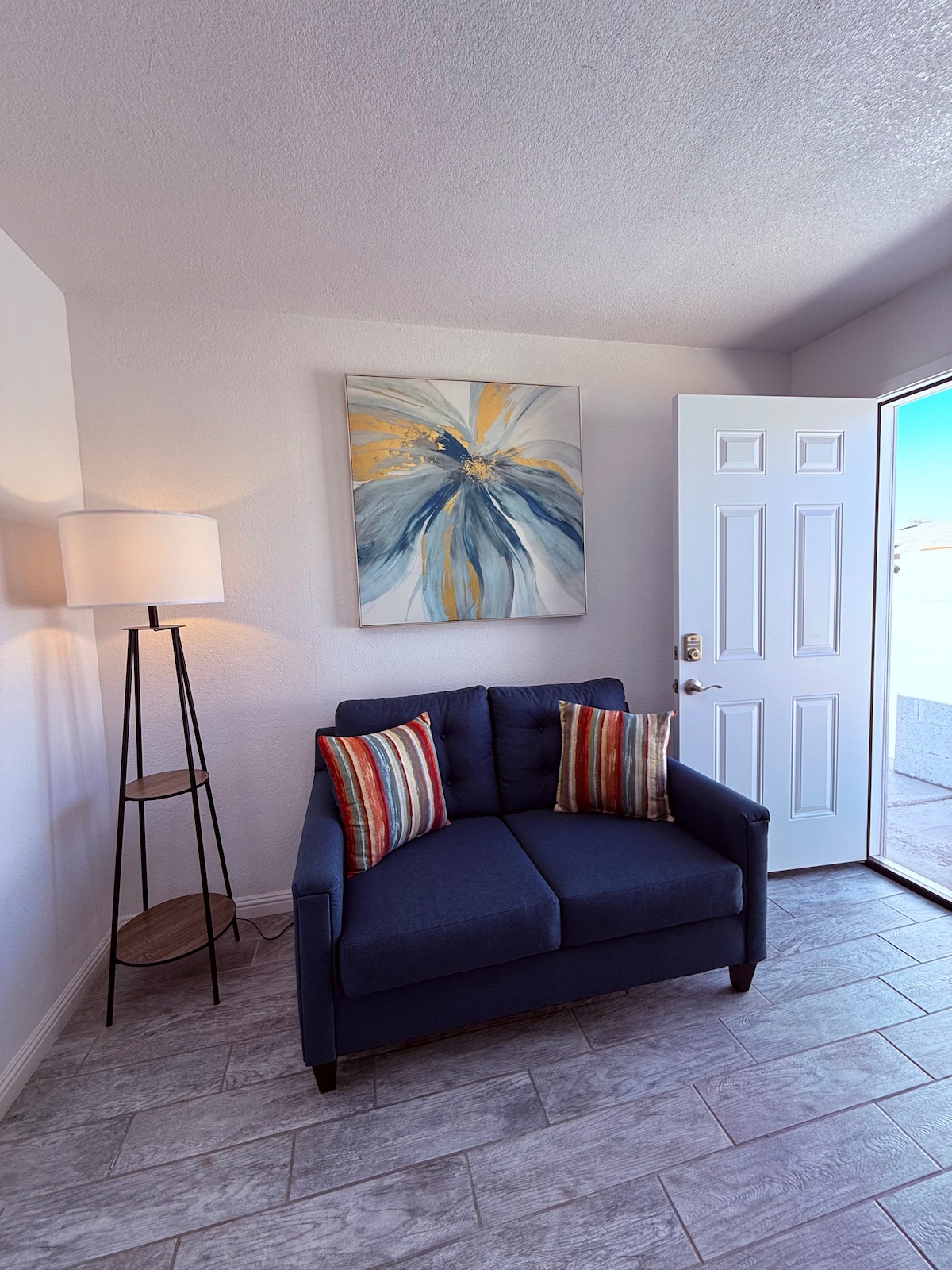 Private Modern Studio