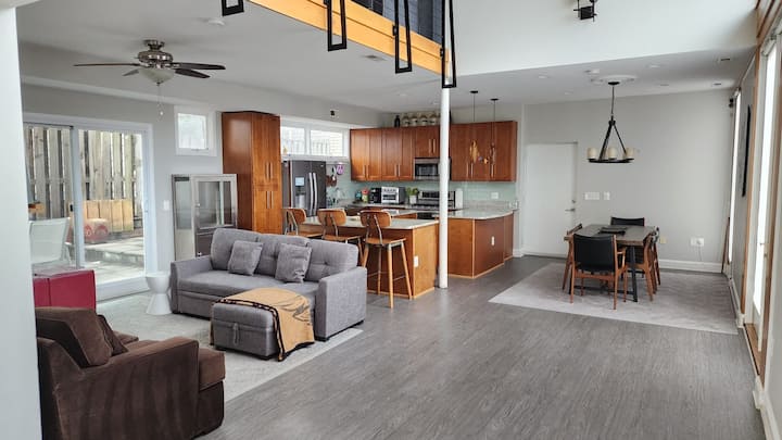 Arlington Contemporary 5 Bdrm Home - Washington, D.C.