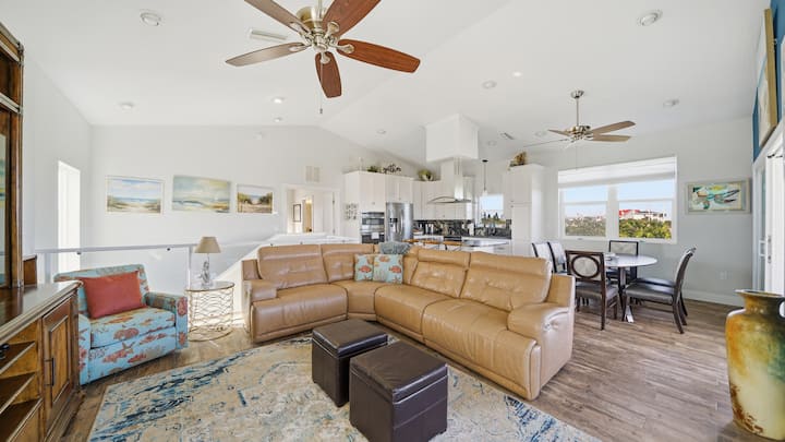 Coastal Canary - Summer At The Beach + Hot Tub! - Flagler Beach, FL