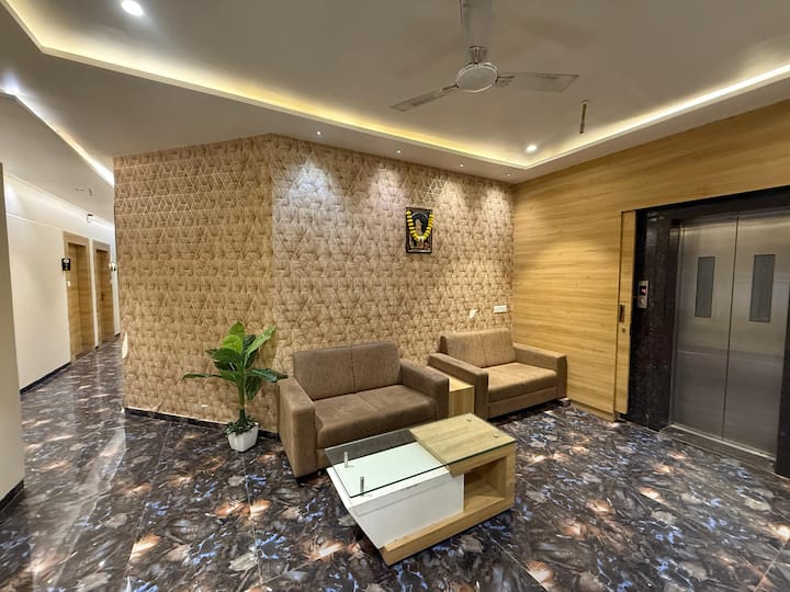 Deluxe Room In Vadodara | Stay Near Airport–harni - ヴァドーダラー