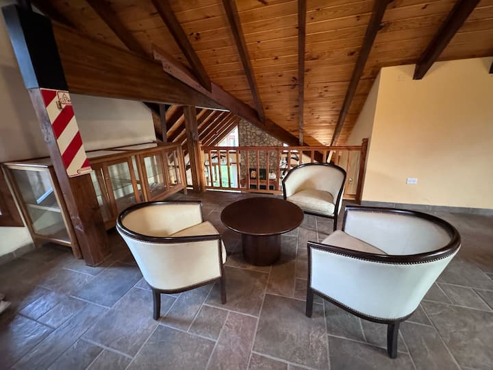 Hermosa Cabaña Con Pileta En Esquel. - Esquel
