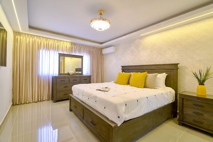 Penthouse 3BR Jacuzzi+Bbq / Res. Gardens III -SFM - Apartments for