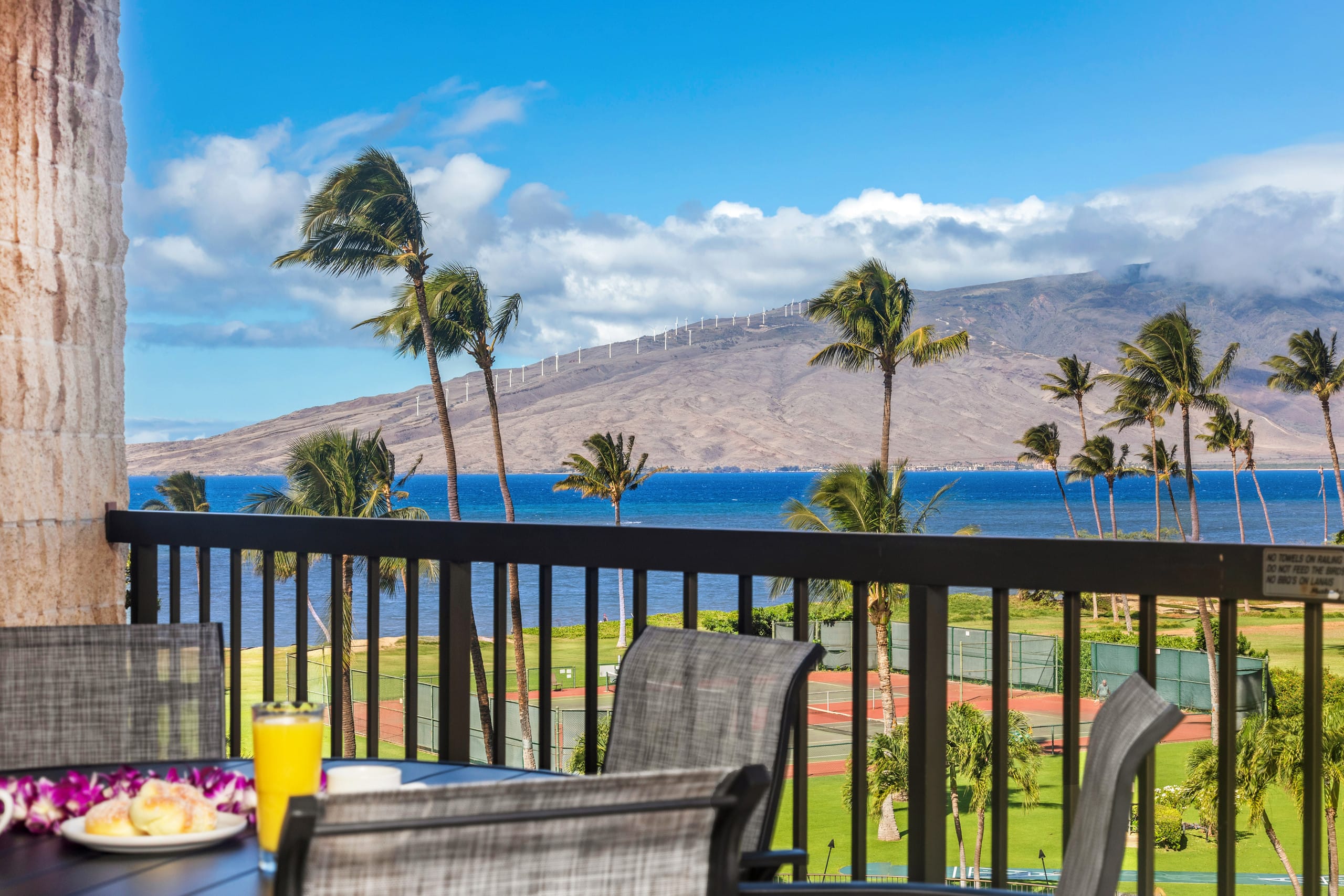 Island condo w/ beach access & pool - Image 25
