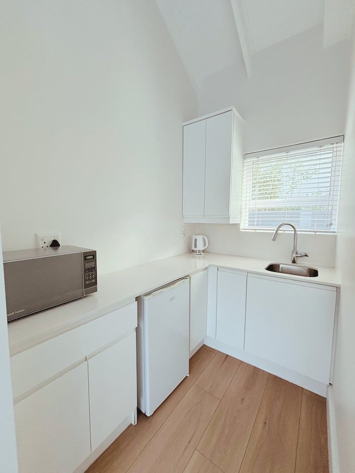 Luxury Studio With Kitchenette - Hermanus