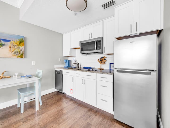 Majestic 612 | Pcb Beachfront Ocean View - Panama City Beach, FL