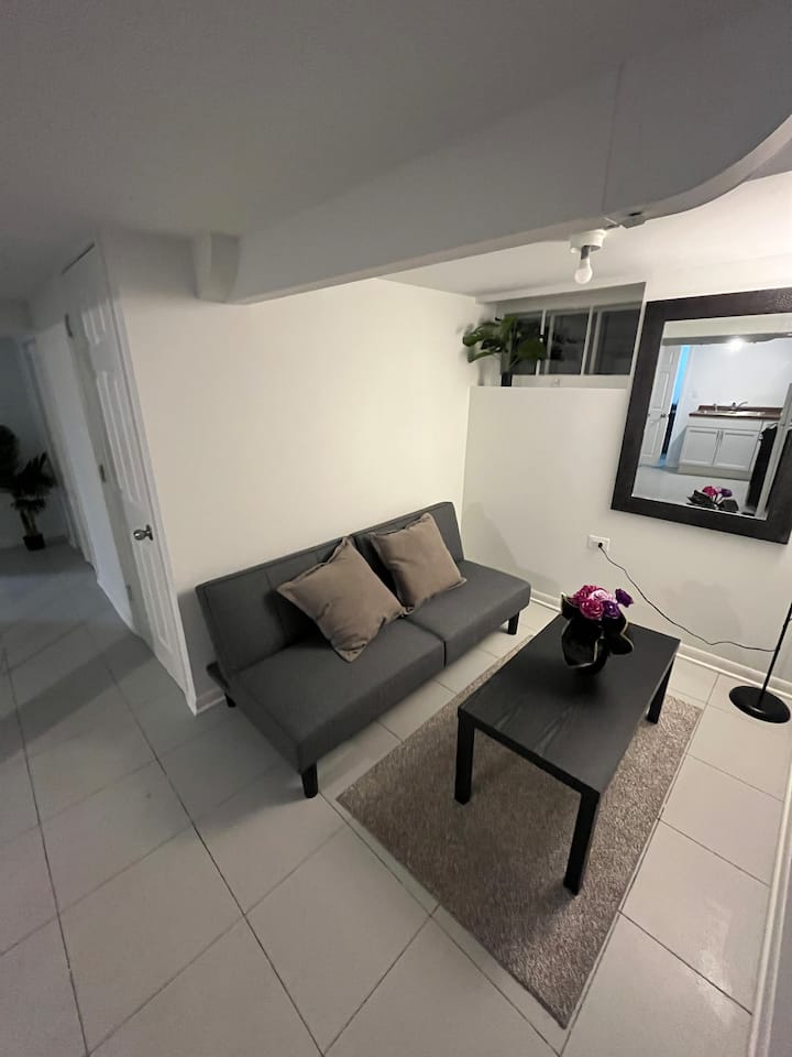 Cozy Unit +Kitchen & Dw Parking - Quiet Area - Outdoor Water Park, Markham