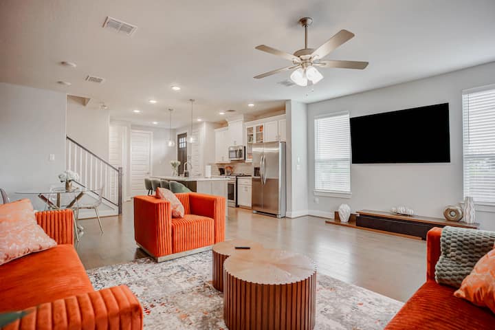 Modern 3brd In The Vibrant Houston Heights! - Houston, TX