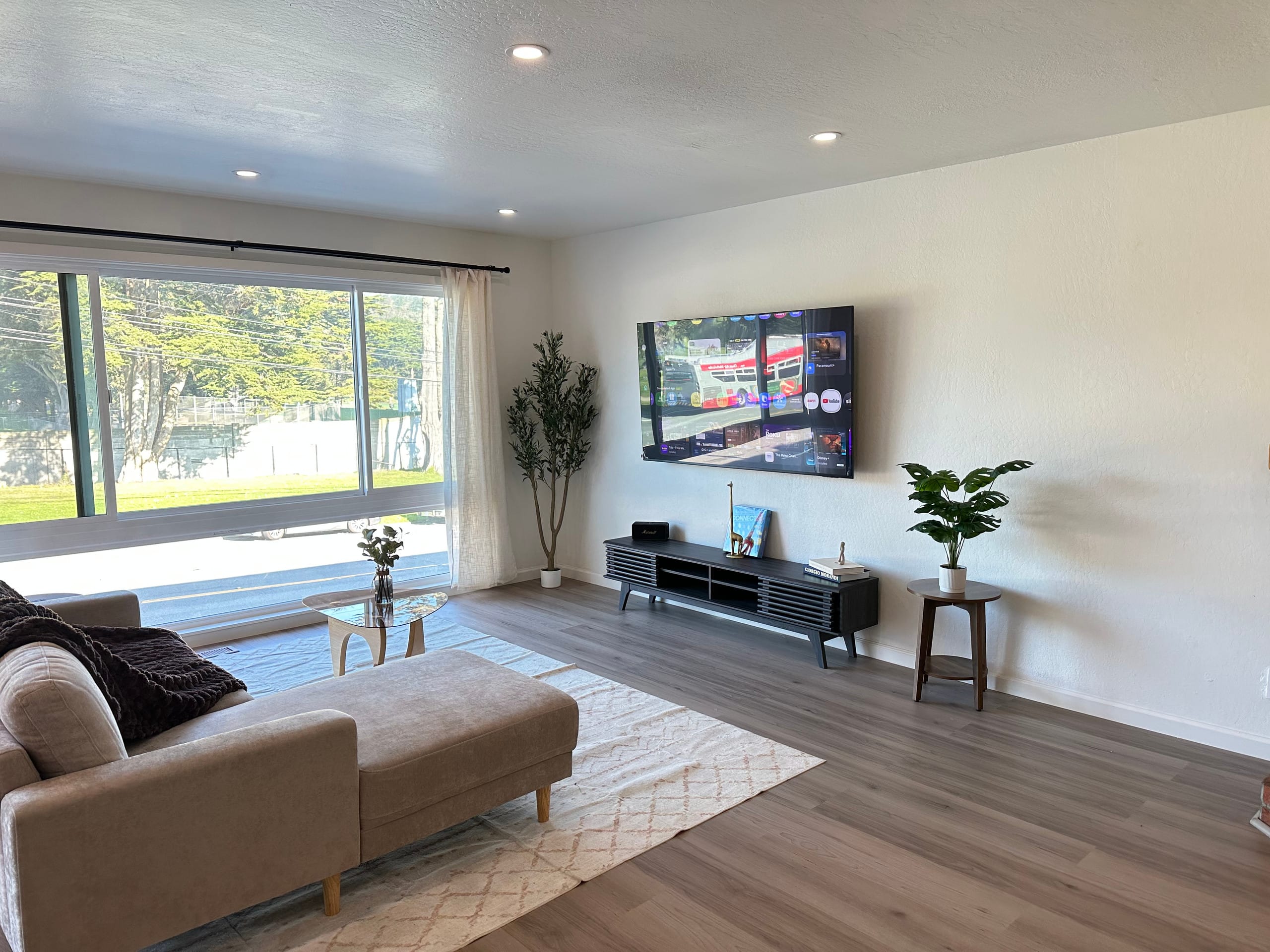 Home in San Francisco · ★4.86 · 4 bedrooms · 5 beds · 2 baths - Image 5