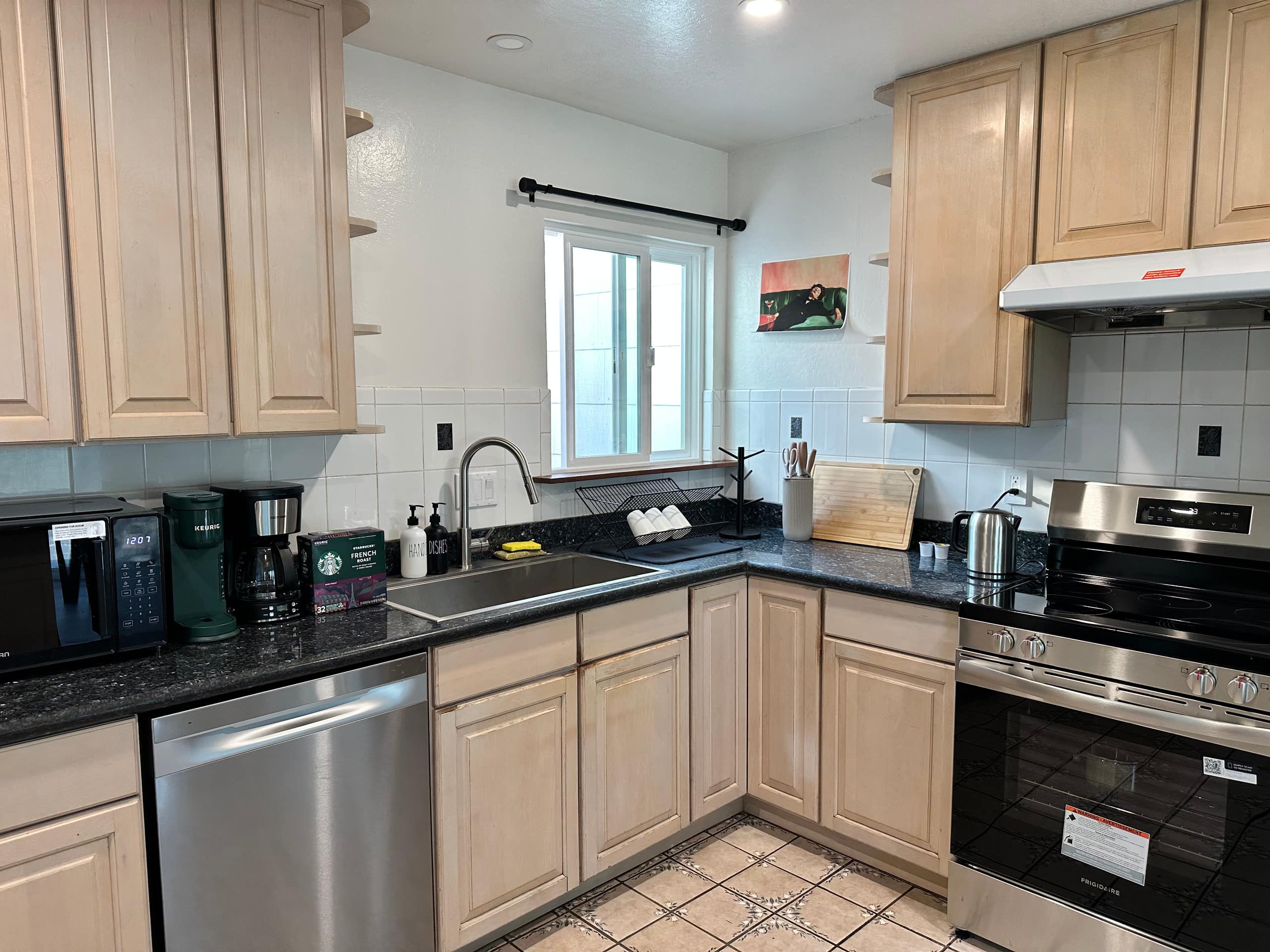 Home in San Francisco · ★4.86 · 4 bedrooms · 5 beds · 2 baths - Image 24