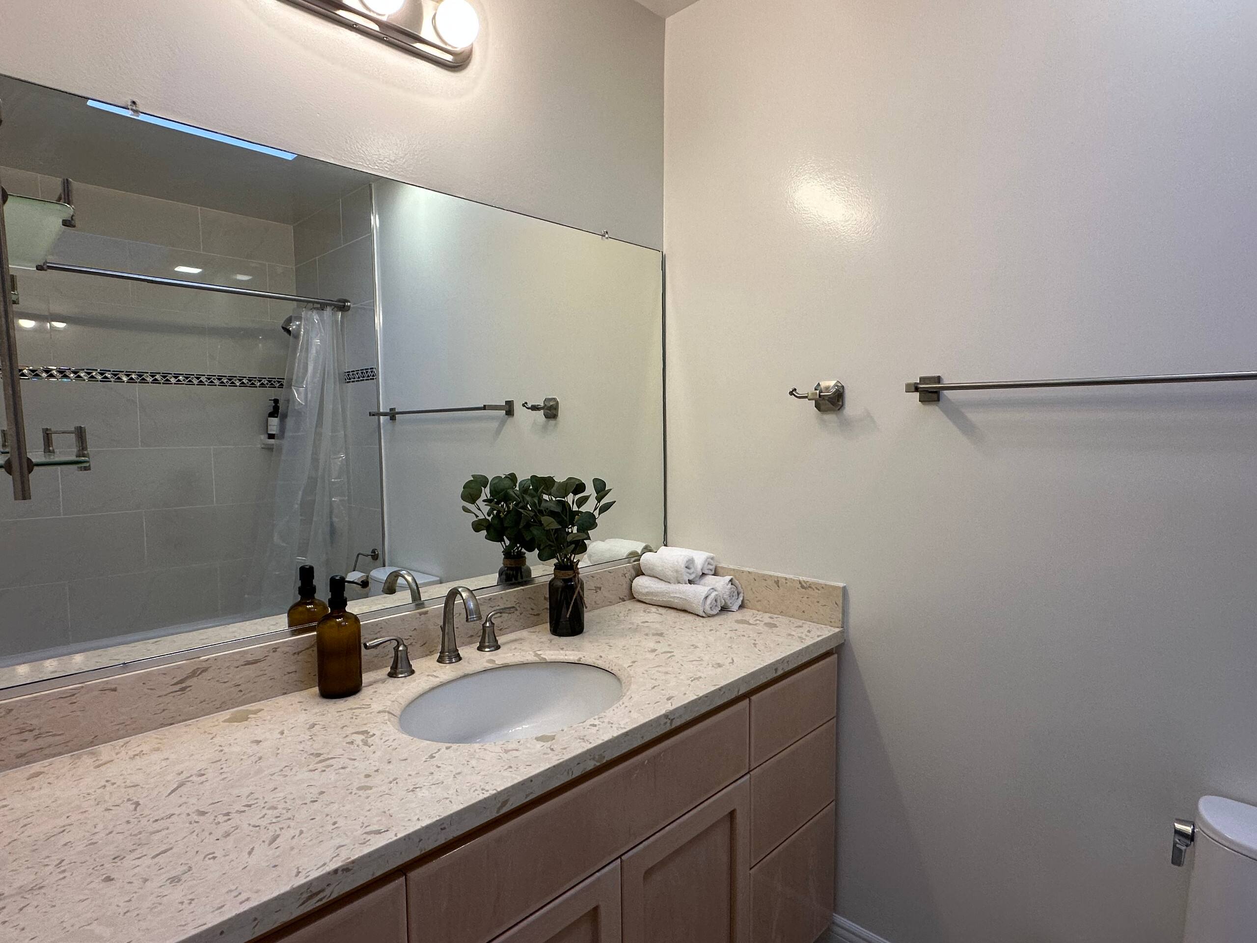 Home in San Francisco · ★4.86 · 4 bedrooms · 5 beds · 2 baths - Image 87