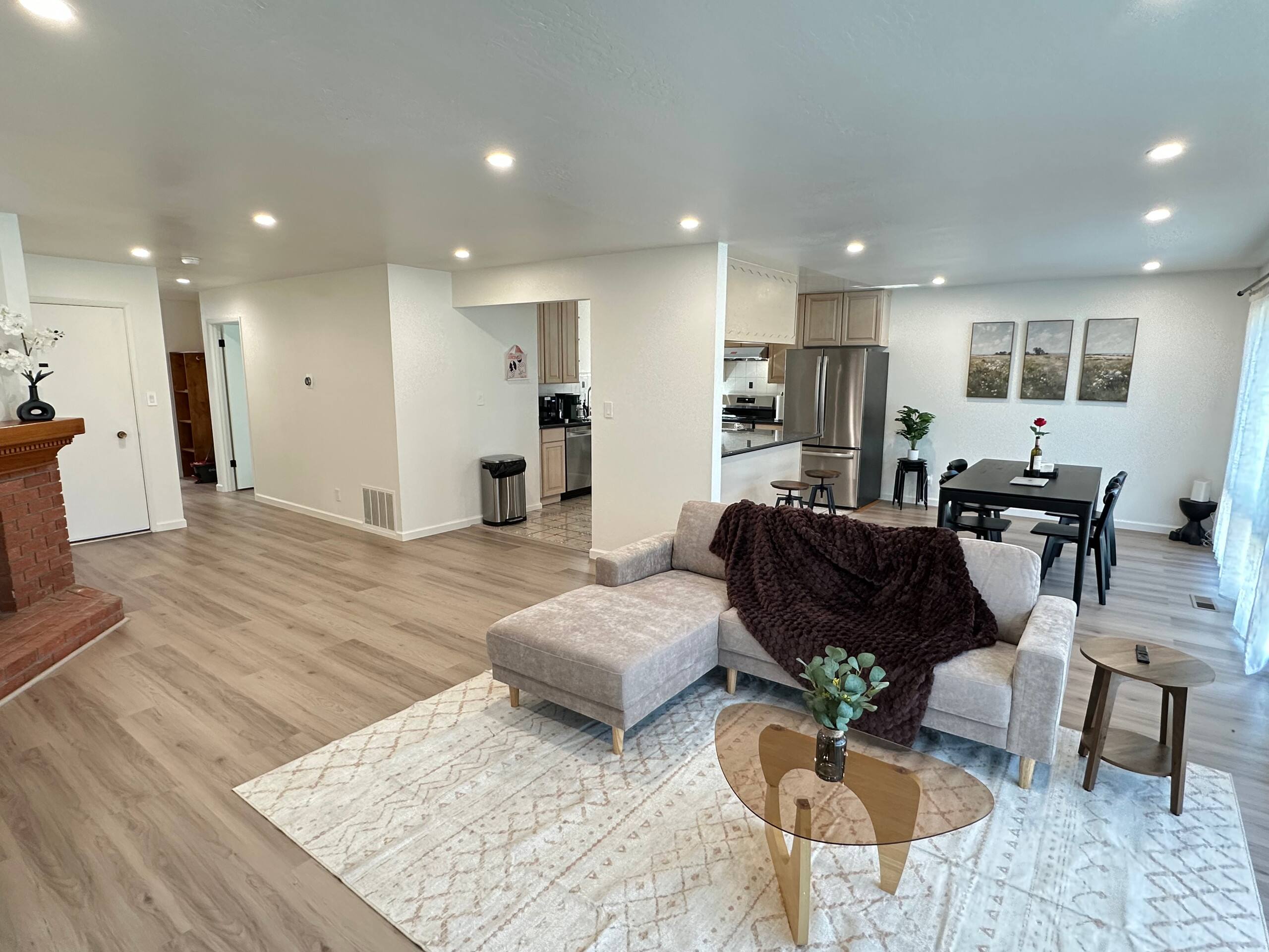 Home in San Francisco · ★4.86 · 4 bedrooms · 5 beds · 2 baths - Image 3