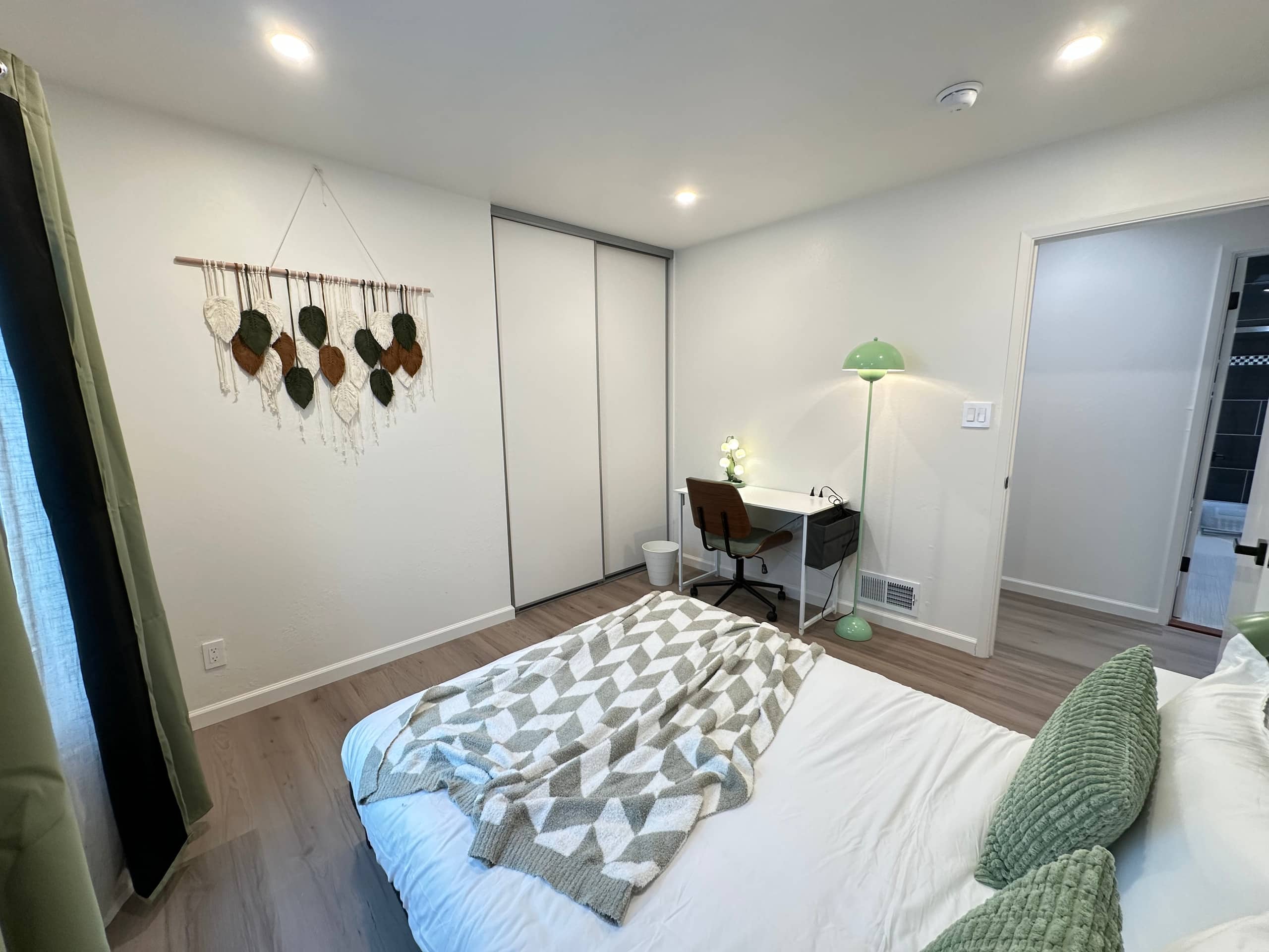 Home in San Francisco · ★4.86 · 4 bedrooms · 5 beds · 2 baths - Image 79