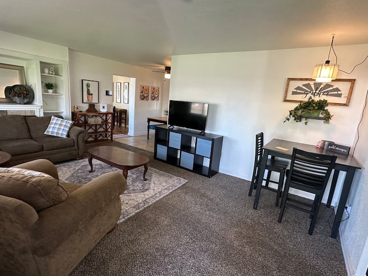 Family Fun Retreat W/ Fire Pit & Putting Green - Moses Lake, WA