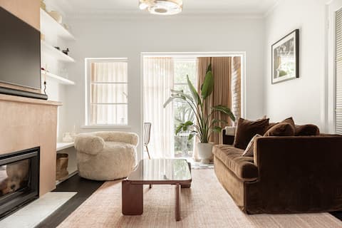 Top Airbnb: Elwood 2BR Apartment Workspace Cosy Warm Cafés in Elwood