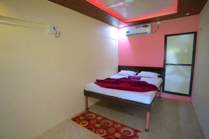 Omkar Agro Tourism & Resort- Deluxe Room - Mahabaleshwar