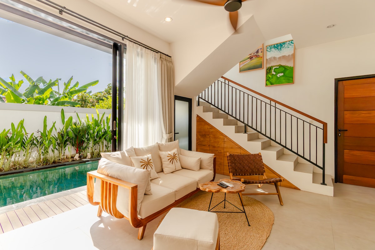 Home in South Kuta · 3 bedrooms · 3 beds · 3 private baths รายการ Airbnb เปรียบเทียบ