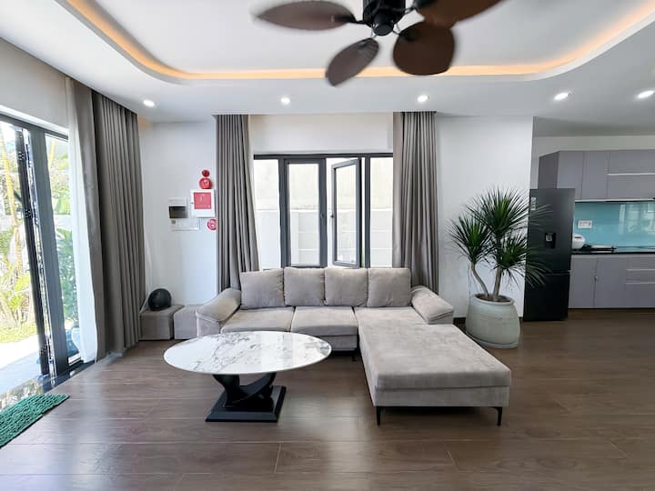 Biệt Thự đốI Diện Biển An Bàng - ホイアン