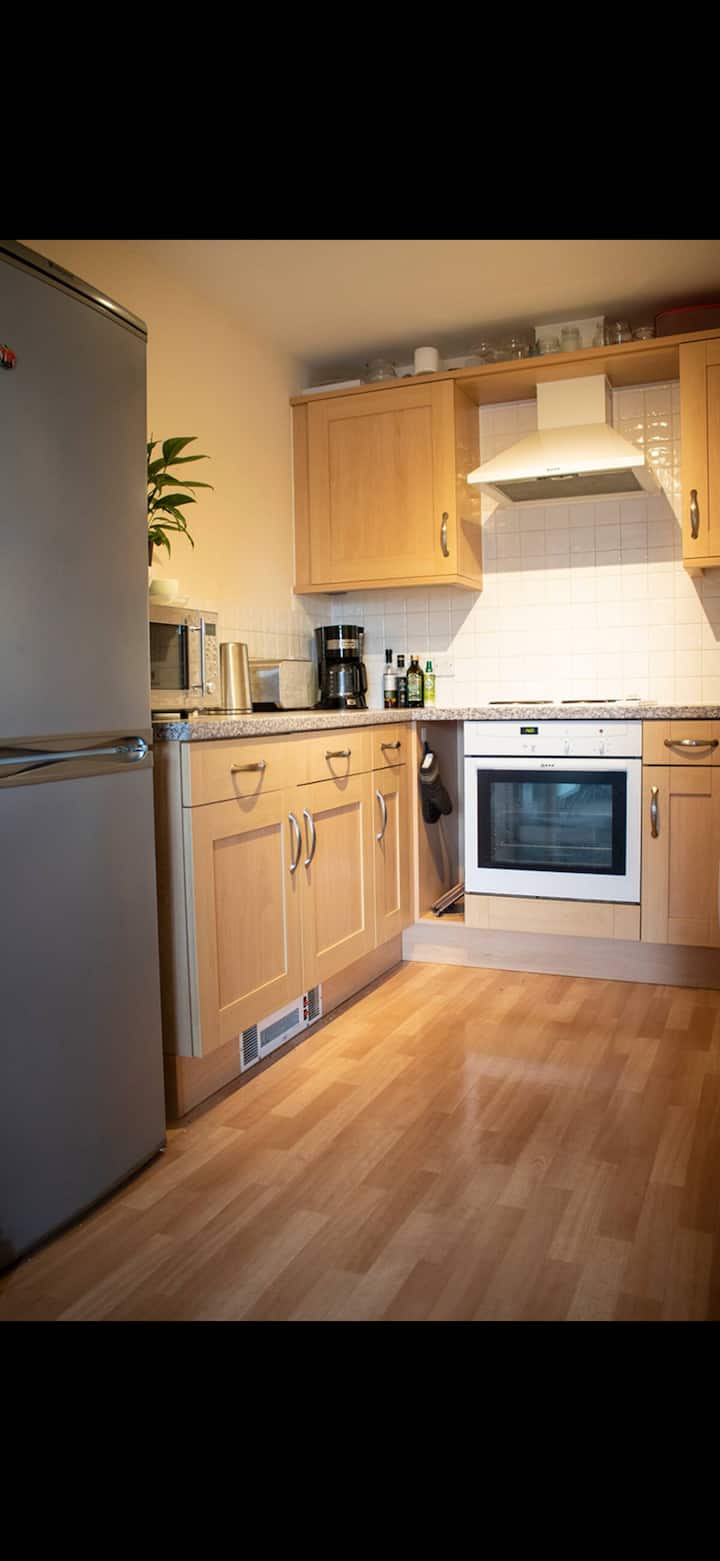 Comfortable 2 Bed Flat With Parking - Southampton