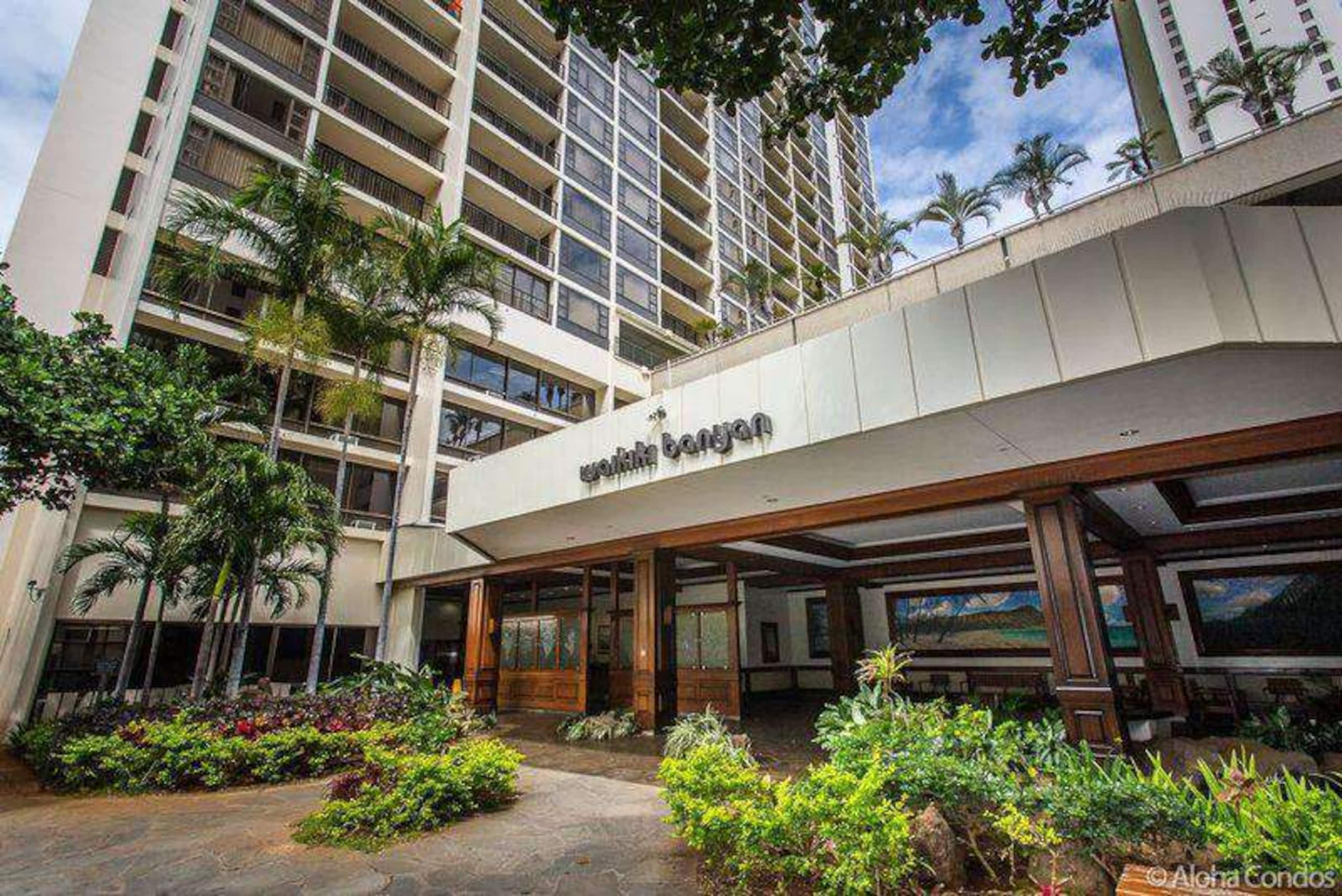 31st Fl Waikiki Banyan | Ocean View | Parking - Image 5