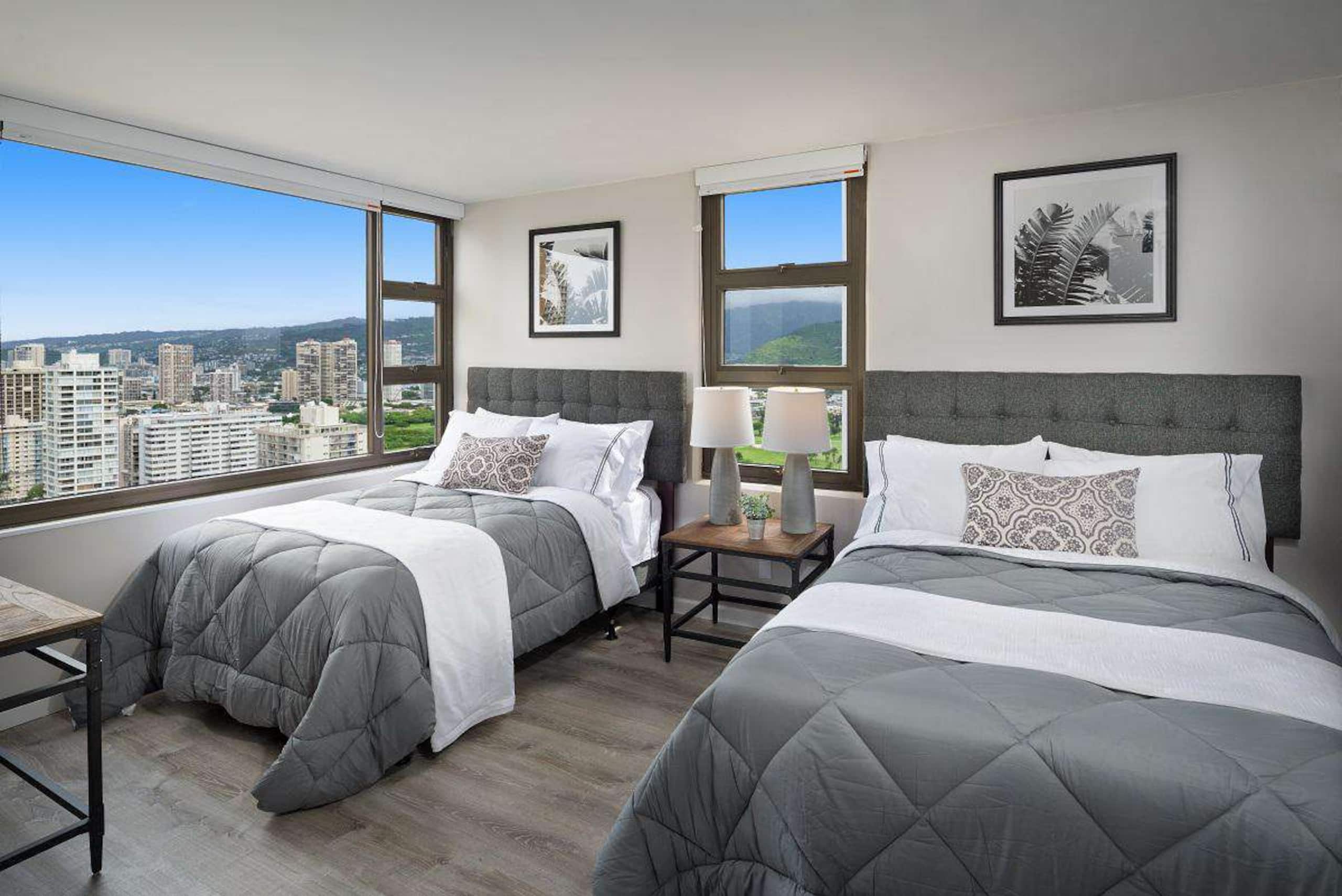 31st Fl Waikiki Banyan | Ocean View | Parking - Image 1