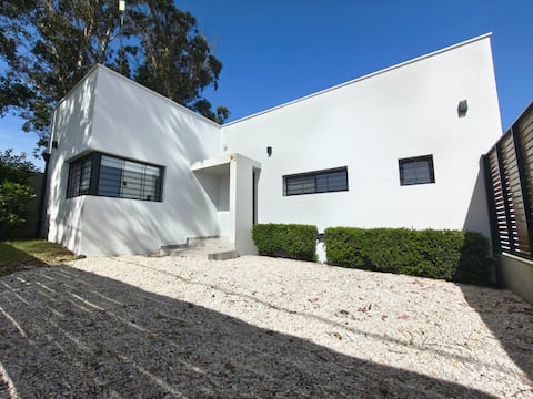 Exclusive Country Style House with Garage and Grill