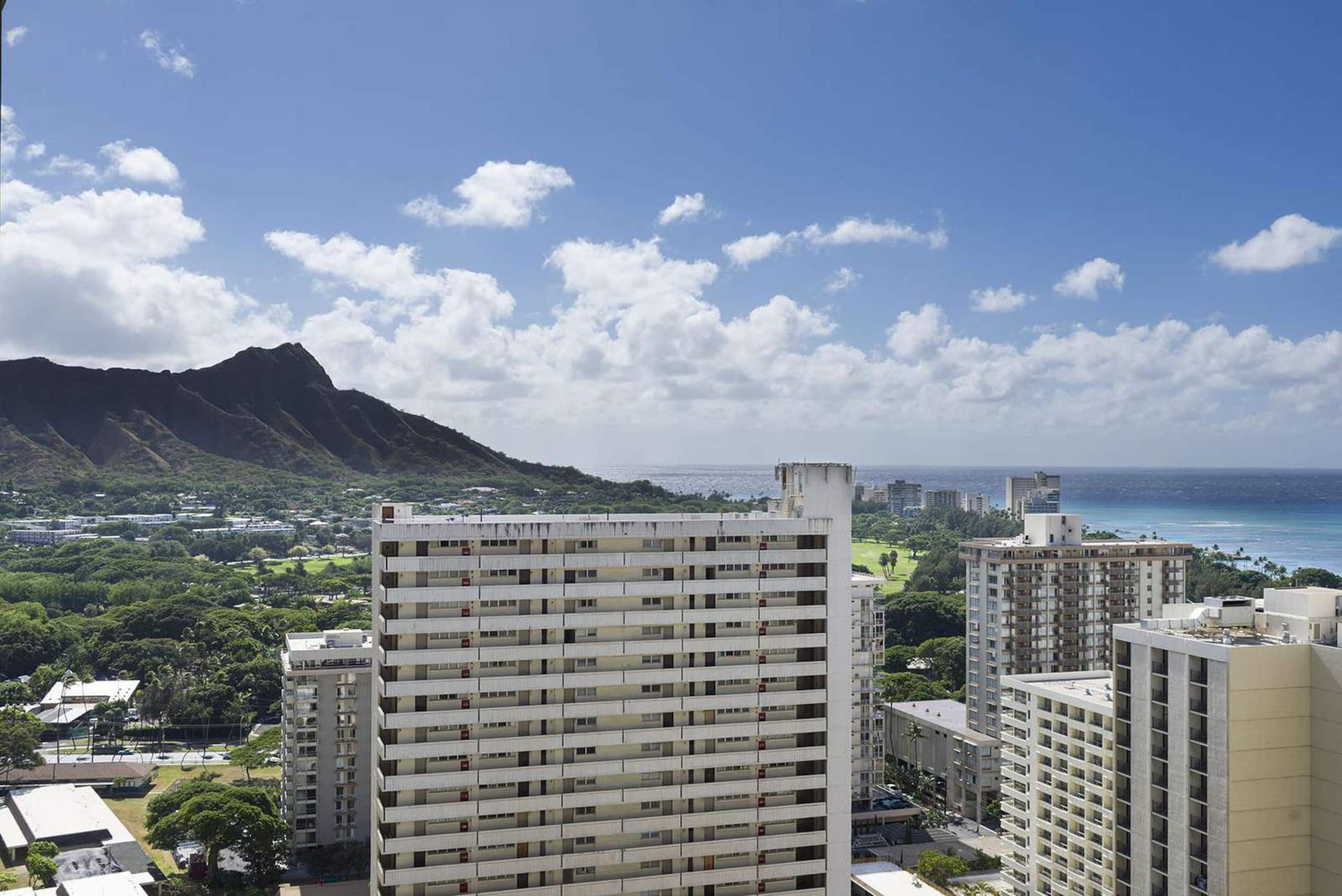 29th Fl W Banyan | Diamond Head Views | Parking - Image 4