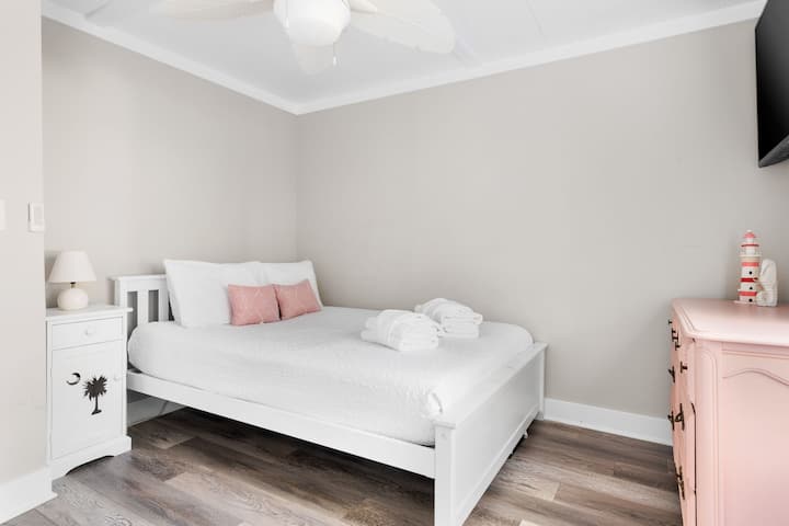 2号卧室-标准双人床