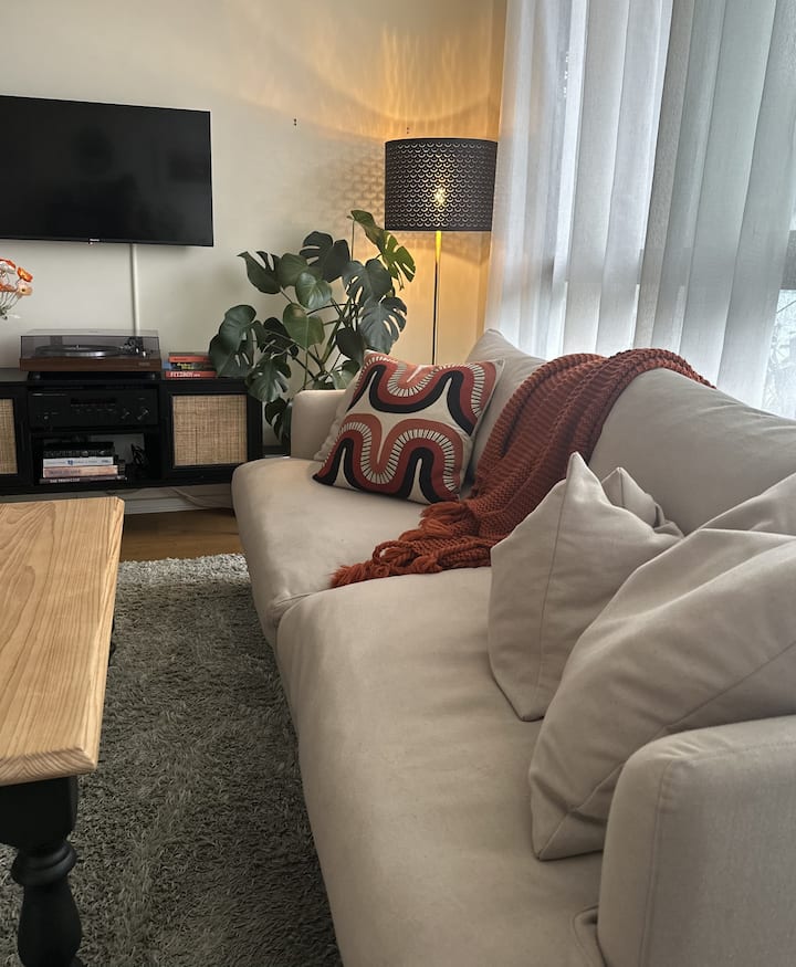 Lush Haven In Perfect Location - Ivanhoe