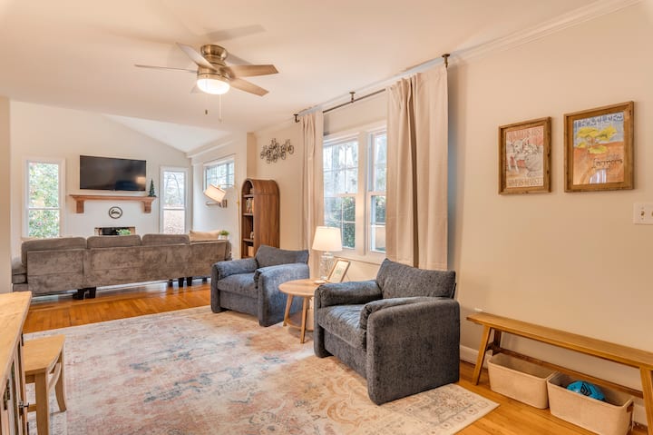 Cozy Walk To Travelers Rest Dt: King Bed, Firepit - Travelers Rest, SC