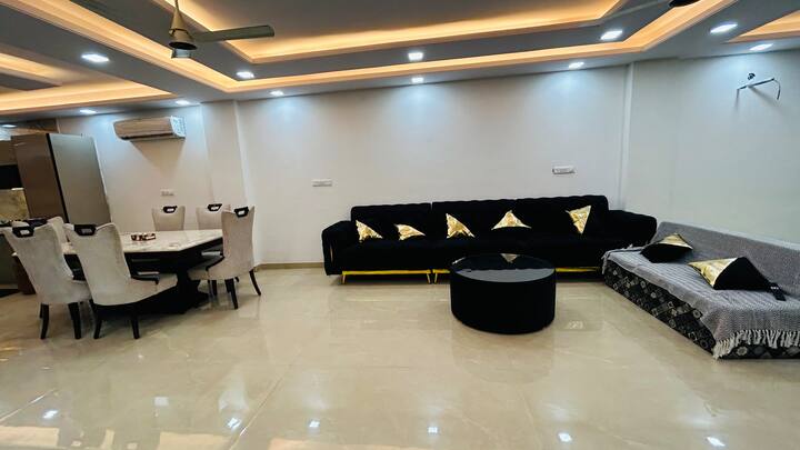 Luxurious Houses Near Yashoobhoomi/ Airport - デリー
