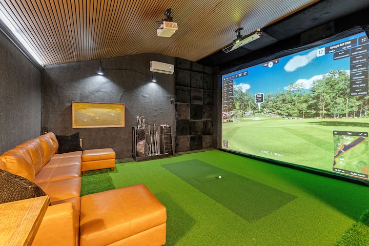 Golf Sim + Spa Bath | Walk to Augusta National
