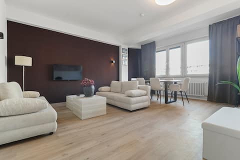 Successful Airbnb property: encasa: The City Suite - central - stylish in Stuttgart