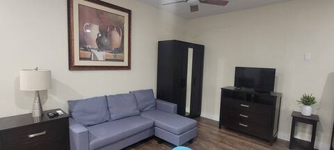 Successful Airbnb property: Cozy Studio Guesthouse in Plantation in Plantation