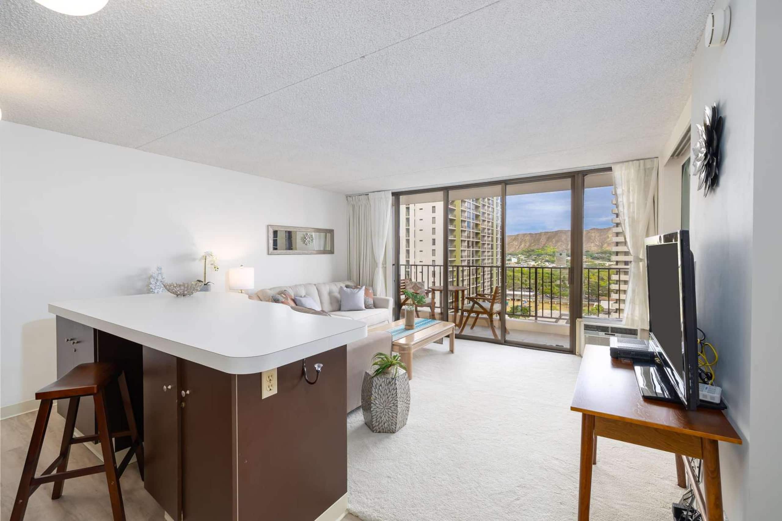 17th Fl Waikiki Banyan | Parking | AC | Pool - Image 14