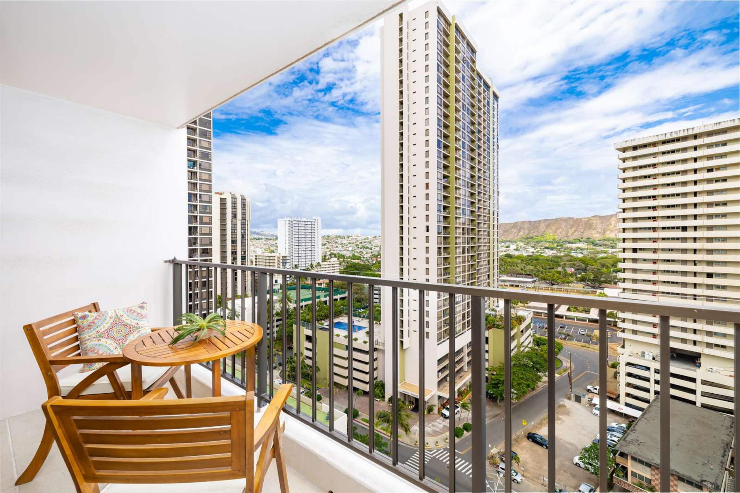 17th Fl Waikiki Banyan | Parking | AC | Pool - Image 3