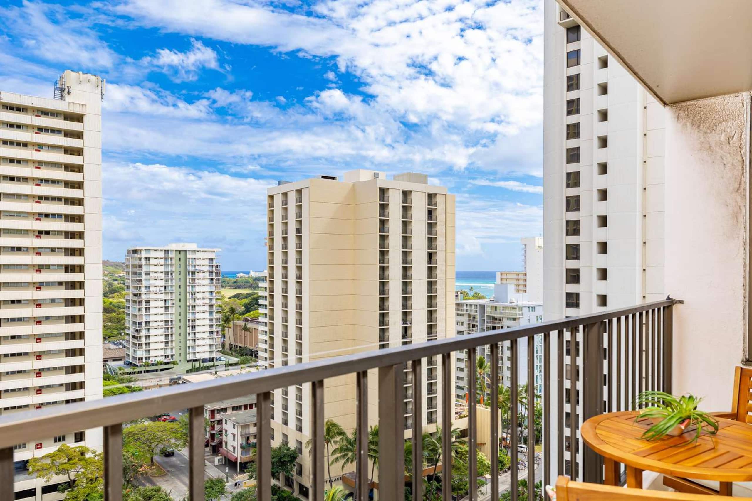 17th Fl Waikiki Banyan | Parking | AC | Pool - Image 18