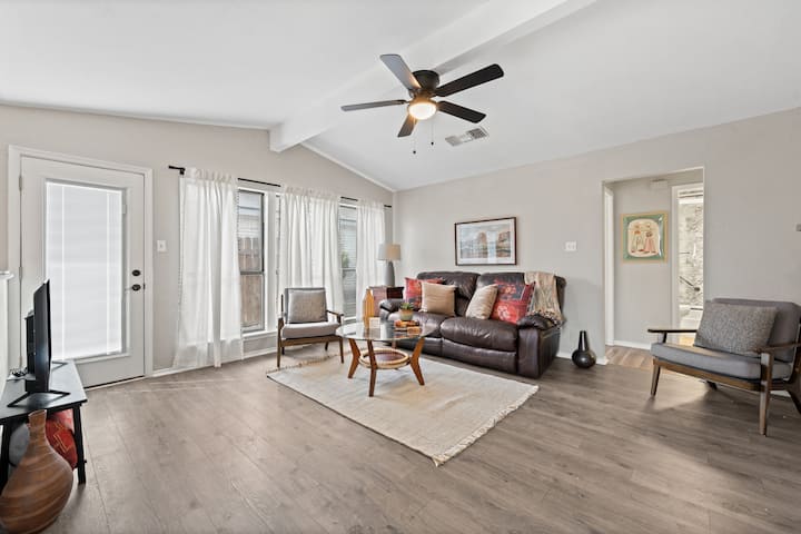 Cozy, Bright, 2 Bed / 1 Bath, All New, Fenced Yard - 템플