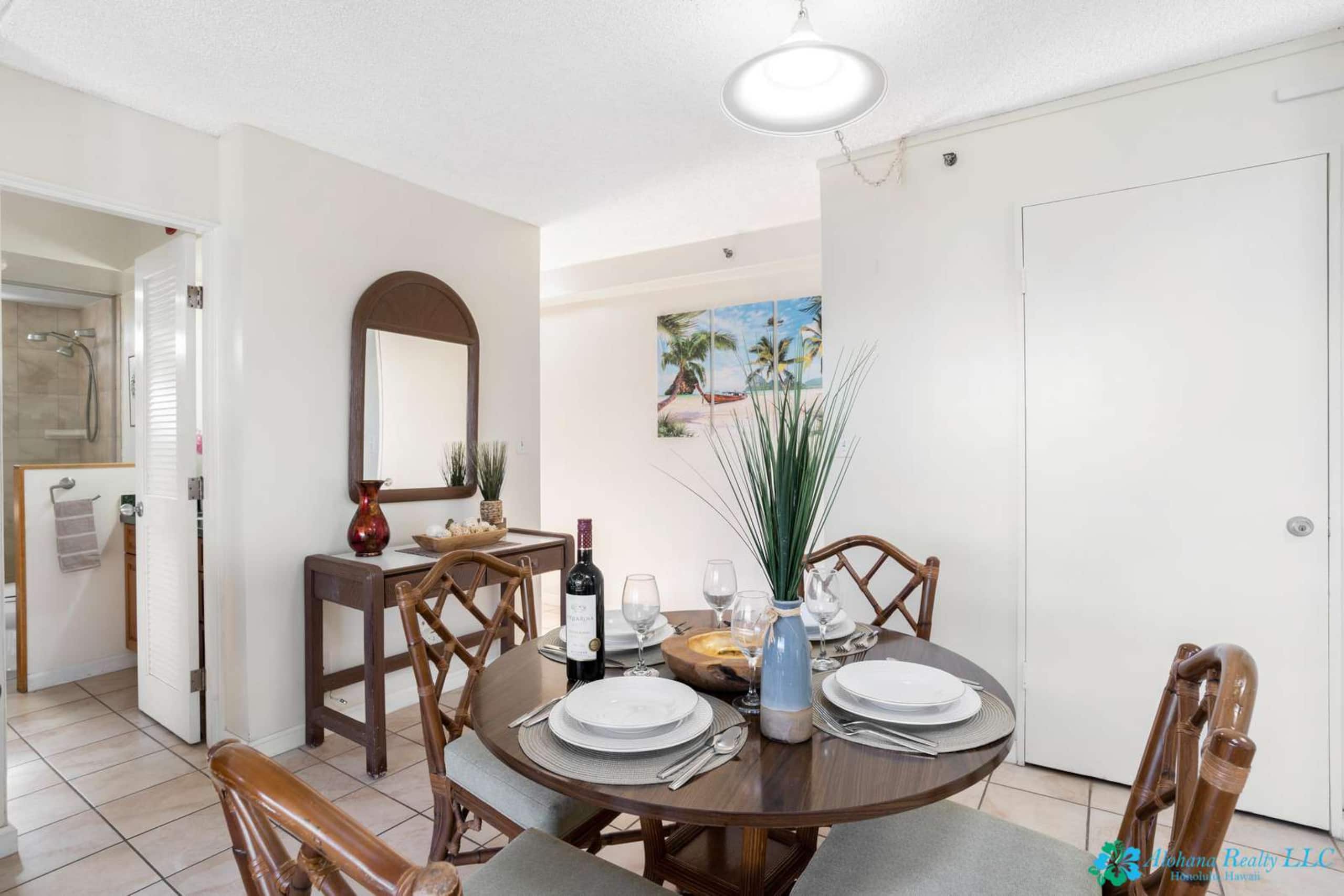 25th Fl Waikiki Banyan | King | Mtn View | Parking - Image 19