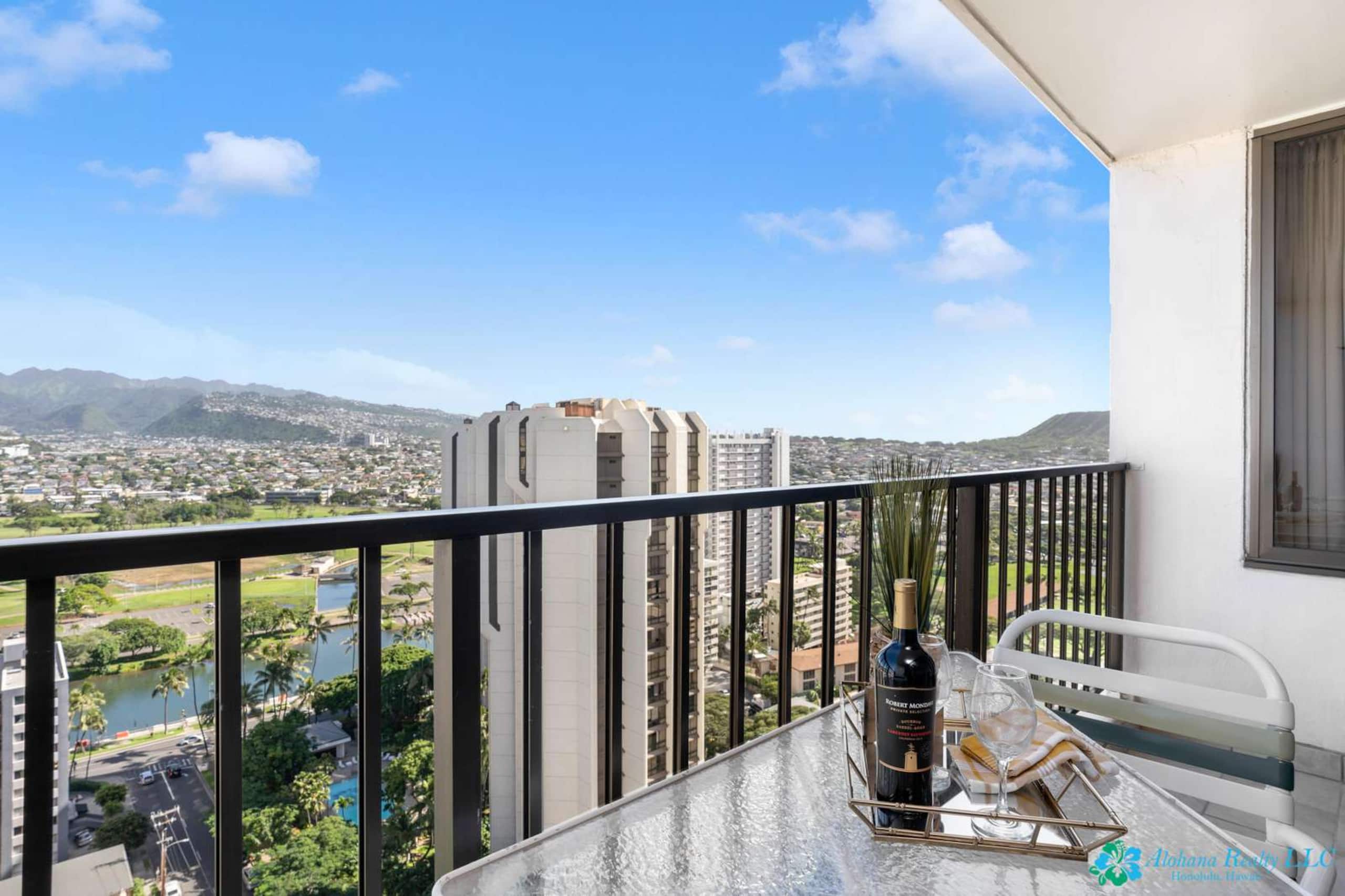 25th Fl Waikiki Banyan | King | Mtn View | Parking - Image 30