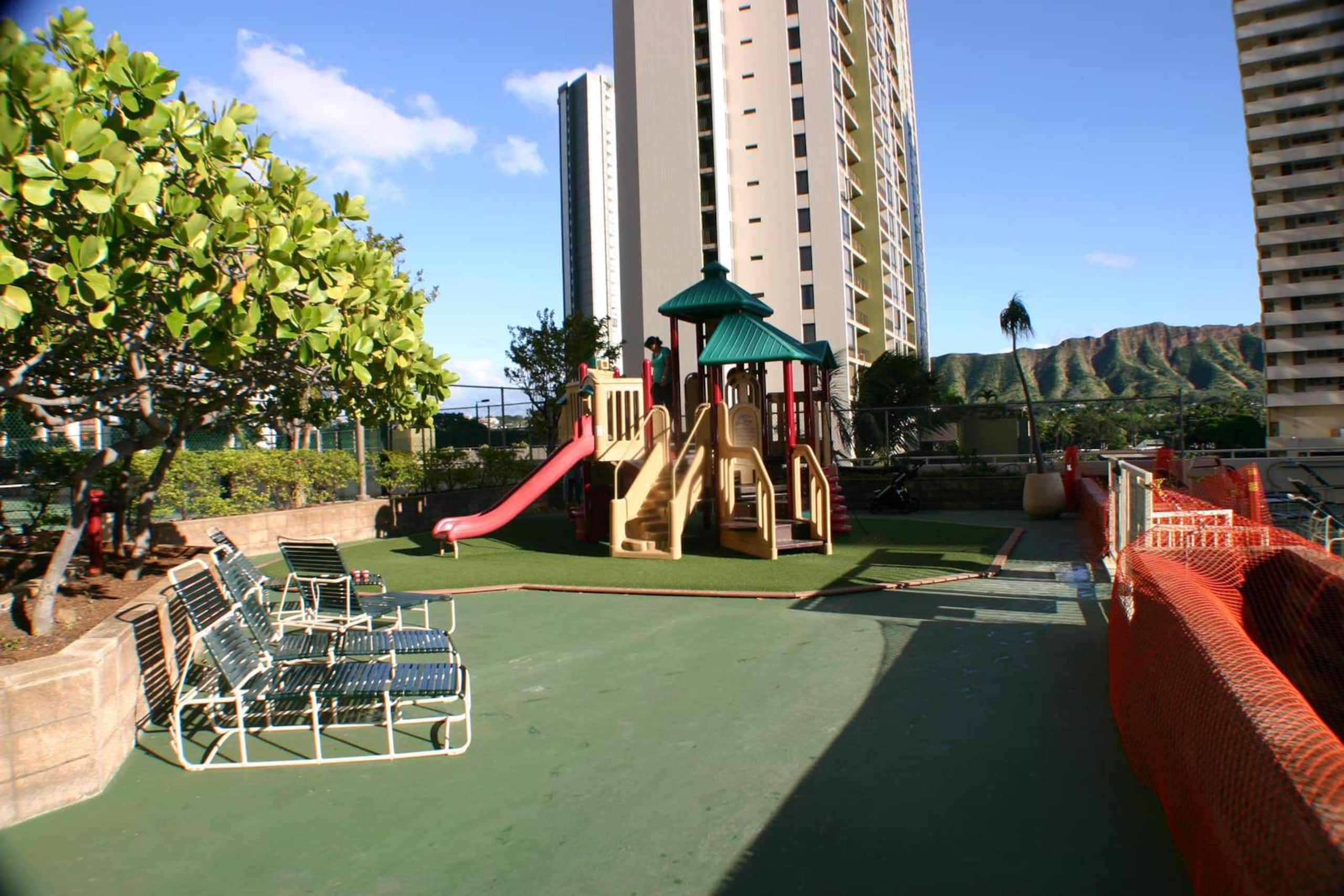 25th Fl Waikiki Banyan | King | Mtn View | Parking - Image 25