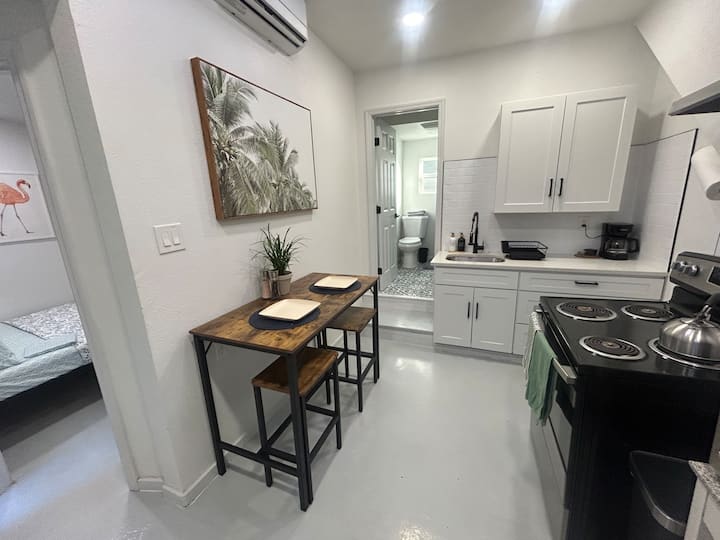 Peaceful 1br Hideaway - Saint Petersburg, FL