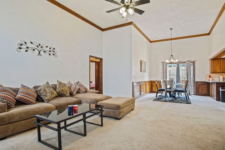 The Getaway 3br Home In Midwest City Near Afb - Midwest City, OK