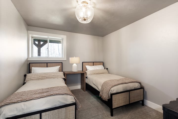 საძინებელი 4