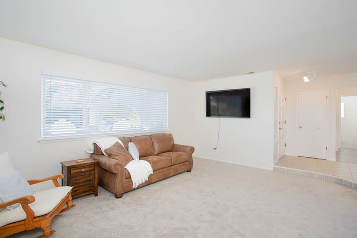 *Huge Yard Perfect For Large Families* - Arroyo Grande, CA