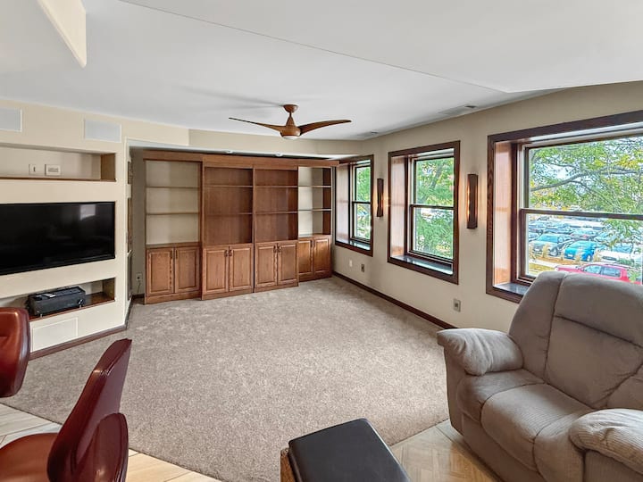 Luxury Apartment Downtown Milwaukee - Summerfest, Milwaukee
