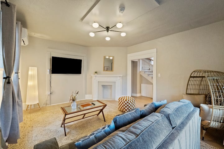 Sweet 4br Steps From Uw | Prime Location @Seattle - Seattle, WA